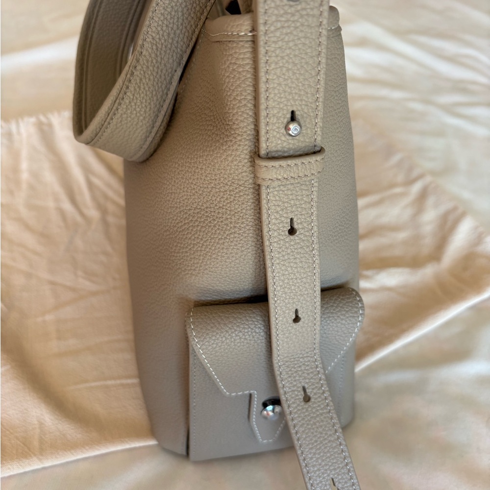 Songmont Medium Yore Hobo Bag - Cobble Grain - Picture 8 of 11